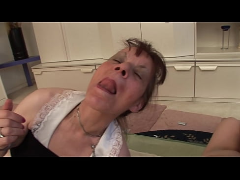 ❤️ Du dapîr û bapîrekî wan sê kes in Porno li me ku.hentai-id-tv.ru ❌