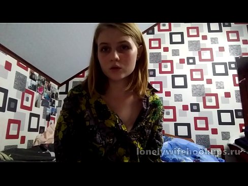 ❤️ Xwendekarê ciwan blonde ji Rûsyayê ji dîkên mezintir hez dike. Porno li me ku.hentai-id-tv.ru ❌